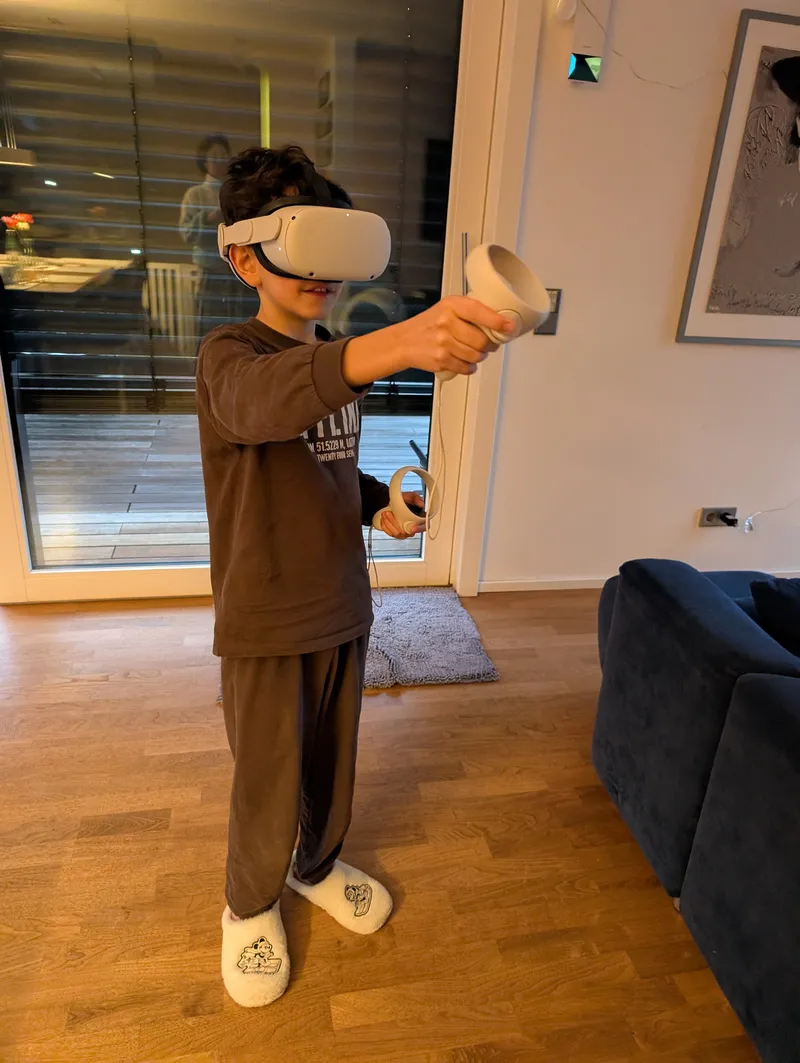 Yascha mit VR-Brille